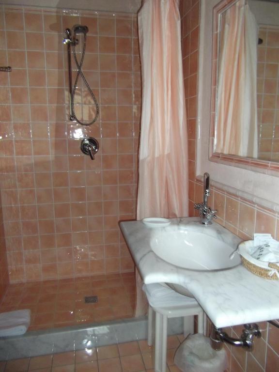 L'Arcadia Guest House Pietrasanta Bilik gambar